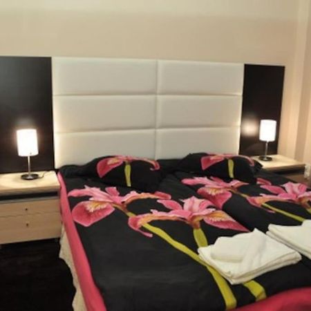 Alegra Apartment In Sofia Downtown Luaran gambar